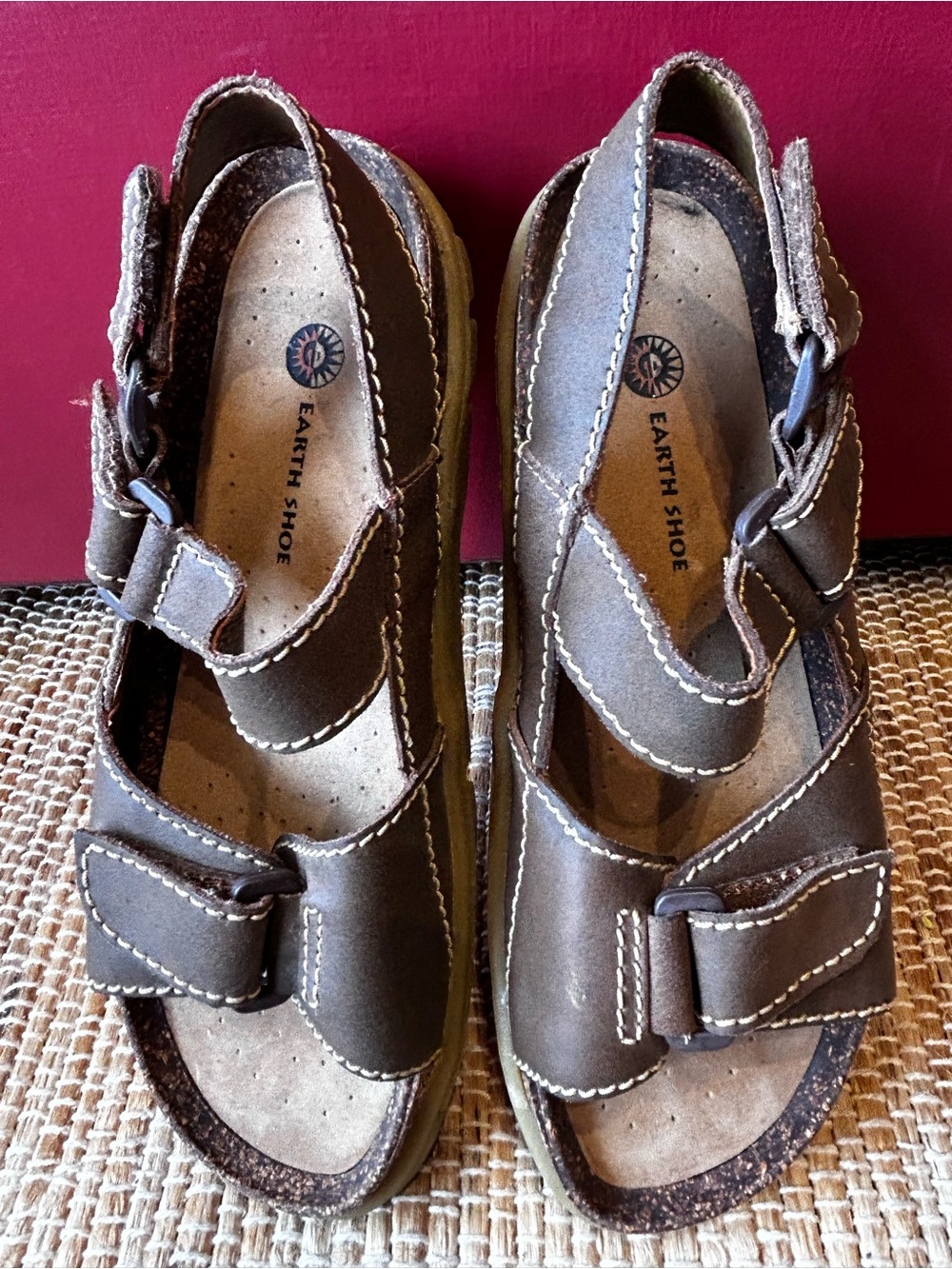 EARTH SHOES s9.5 Leather/cork Velcro footbed Sandals-look NEW-sturdy/supportive